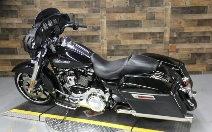 2023 Harley-Davidson Street Glide Black