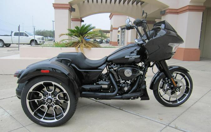 2026 Harley-Davidson Road Glide 3 Vivid Black