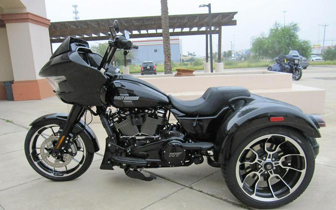 2026 Harley-Davidson Road Glide 3 Vivid Black