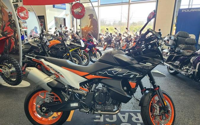 2024 KTM 890 SMT