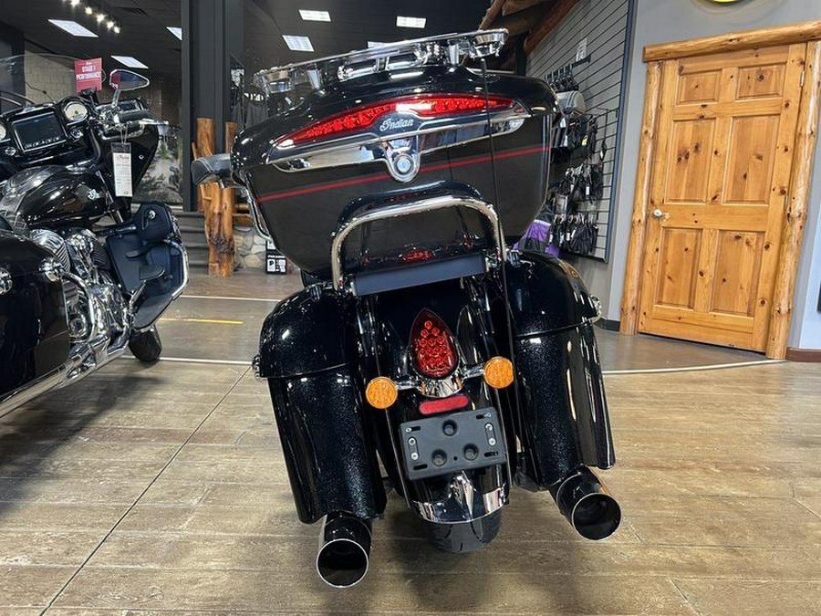 2020 Indian Motorcycle® Roadmaster® Elite Thunder Black Vivid Crystal Over Gunmetal Flake