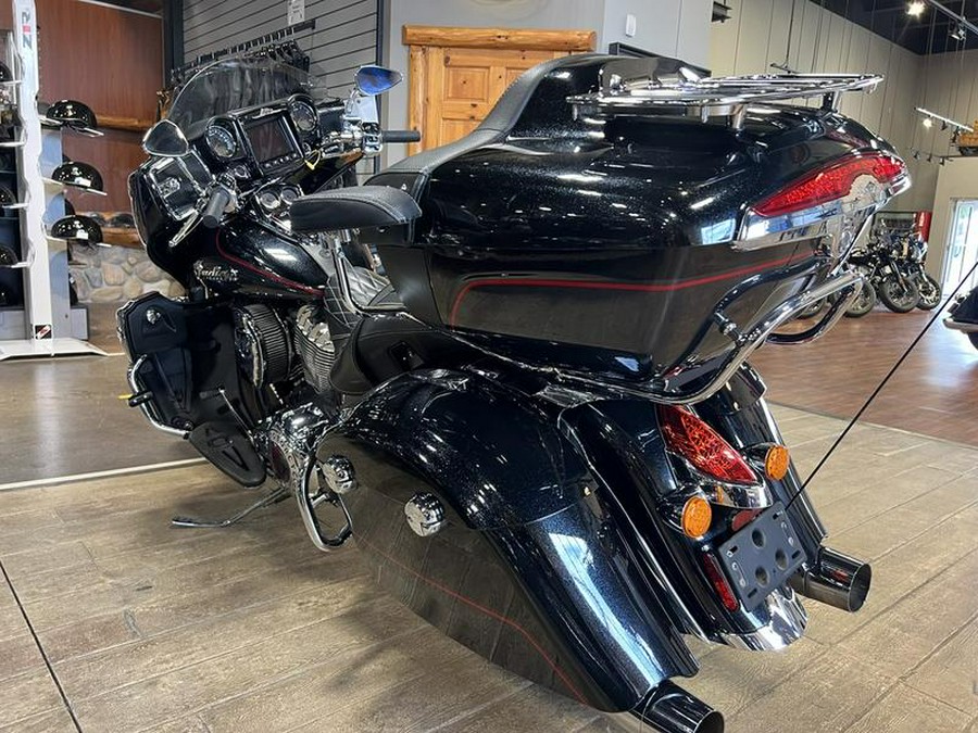 2020 Indian Motorcycle® Roadmaster® Elite Thunder Black Vivid Crystal Over Gunmetal Flake