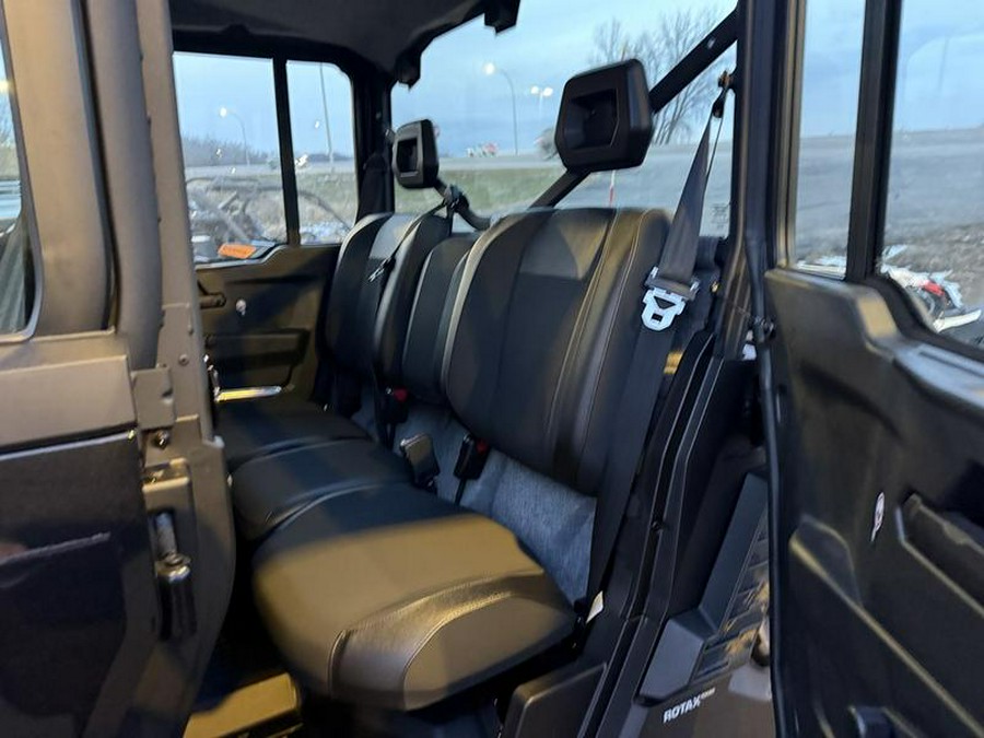 2026 Can-Am® Defender MAX XT CAB HD11 With 10.25 in.display