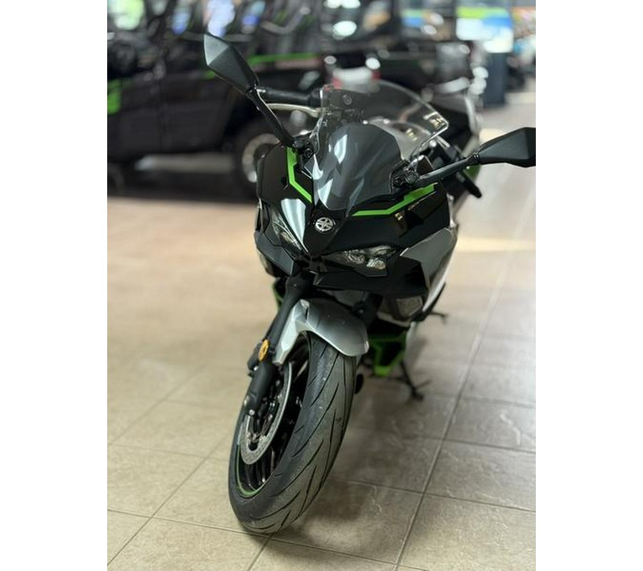 2024 Kawasaki Ninja® 7 Hybrid ABS