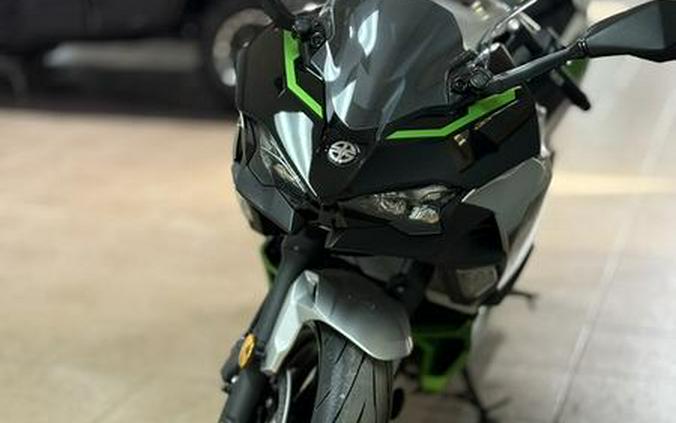 2024 Kawasaki Ninja® 7 Hybrid ABS