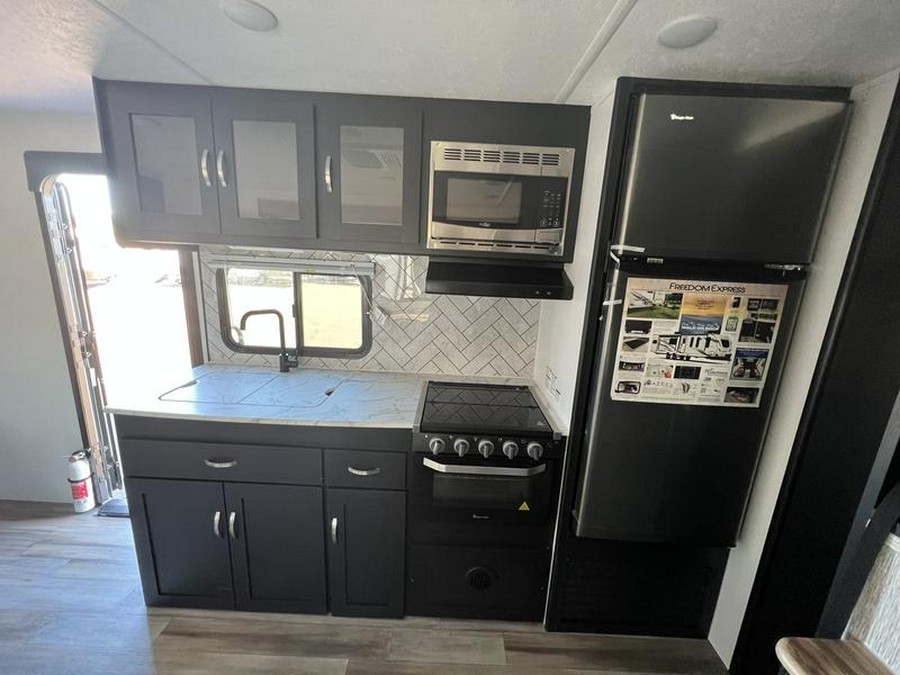 2022 Coachmen Freedom Express Ultra Lite 252RBS