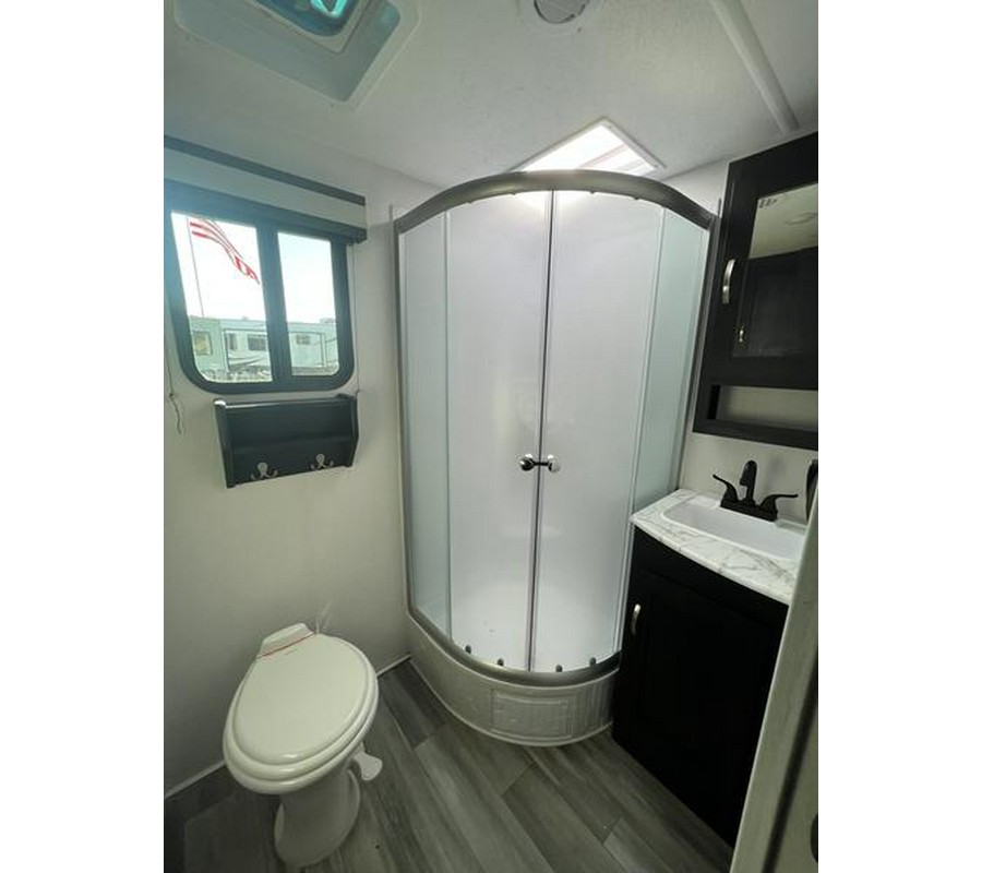 2022 Coachmen Freedom Express Ultra Lite 252RBS