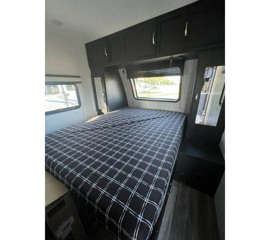 2022 Coachmen Freedom Express Ultra Lite 252RBS