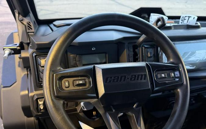 2026 Can-Am® Defender MAX XT CAB HD11 With 10.25 in.display