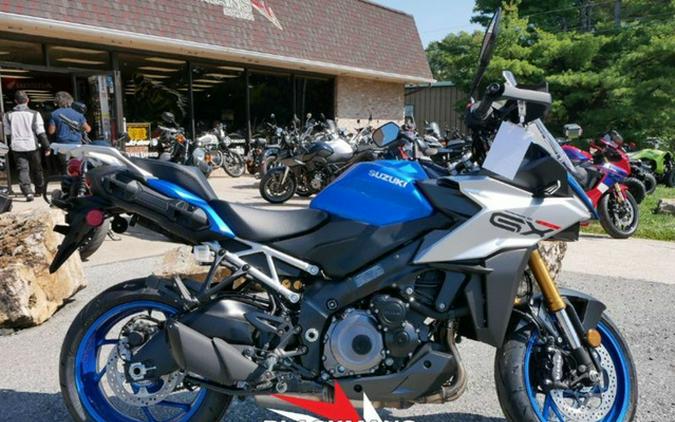 2025 Suzuki GSX-S1000GX+