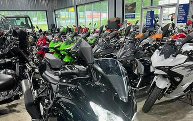 2025 Kawasaki ZX4R ABS