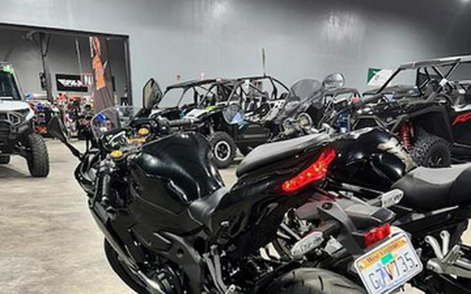 2025 Kawasaki ZX4R ABS