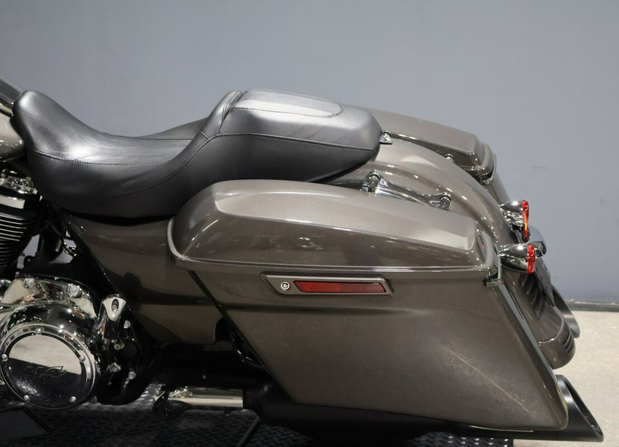 2023 Harley-Davidson Street Glide Special Gray Haze