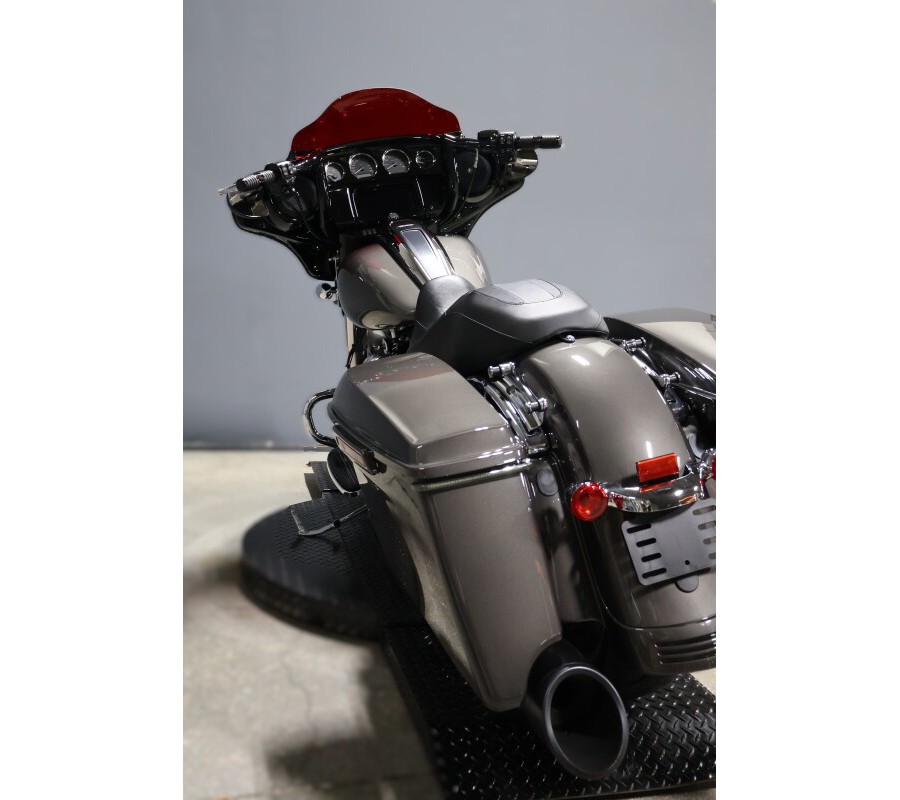 2023 Harley-Davidson Street Glide Special Gray Haze