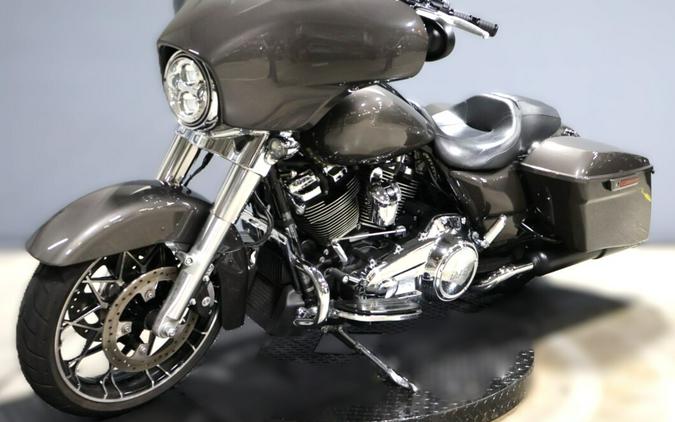 2023 Harley-Davidson Street Glide Special Gray Haze