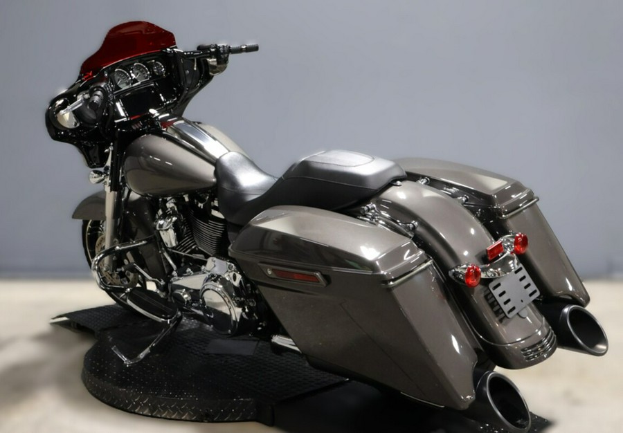 2023 Harley-Davidson Street Glide Special Gray Haze