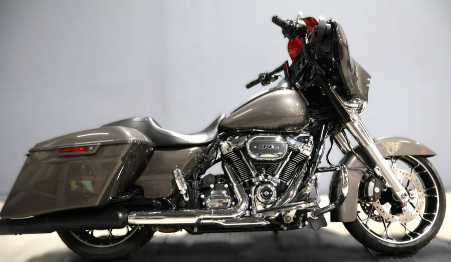 2023 Harley-Davidson Street Glide Special Gray Haze