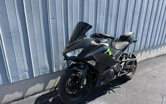 2023 Kawasaki Ninja® 400 Base