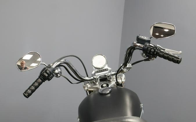 2012 Harley-Davidson® 1200 Custom XL1200C