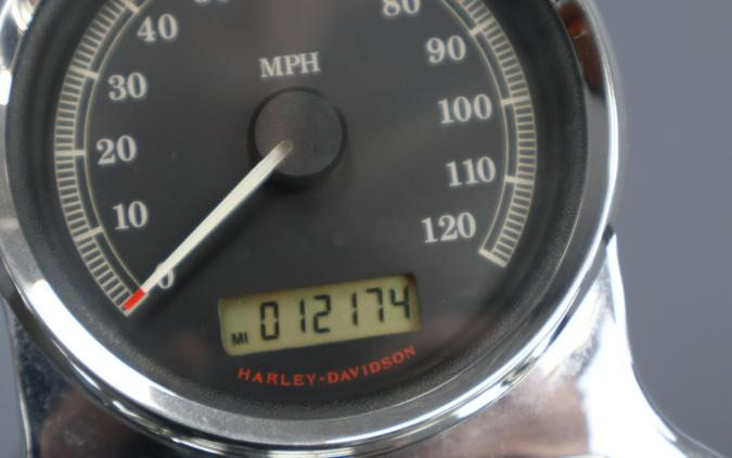 2012 Harley-Davidson® 1200 Custom XL1200C