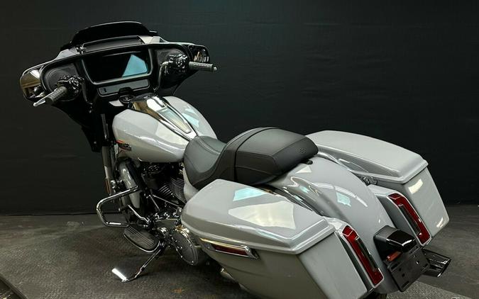 Harley-Davidson Street Glide® 2024 FLHX BILLIARD GRAY