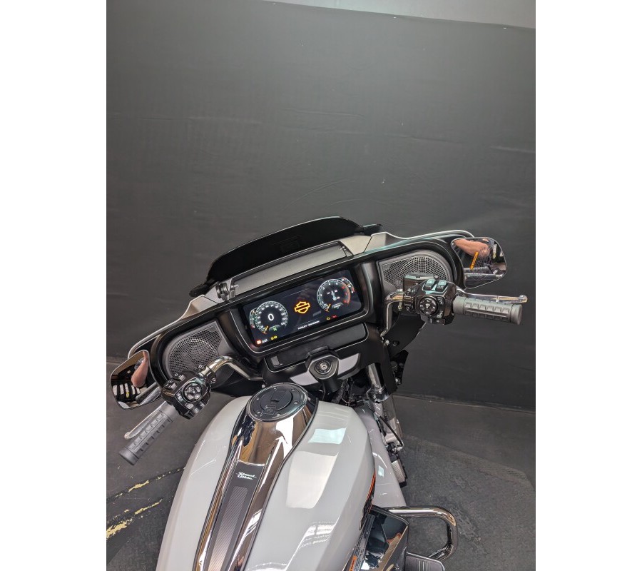 Harley-Davidson Street Glide® 2024 FLHX BILLIARD GRAY