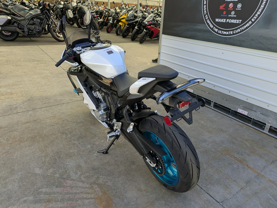 2025 CFMOTO 675SS