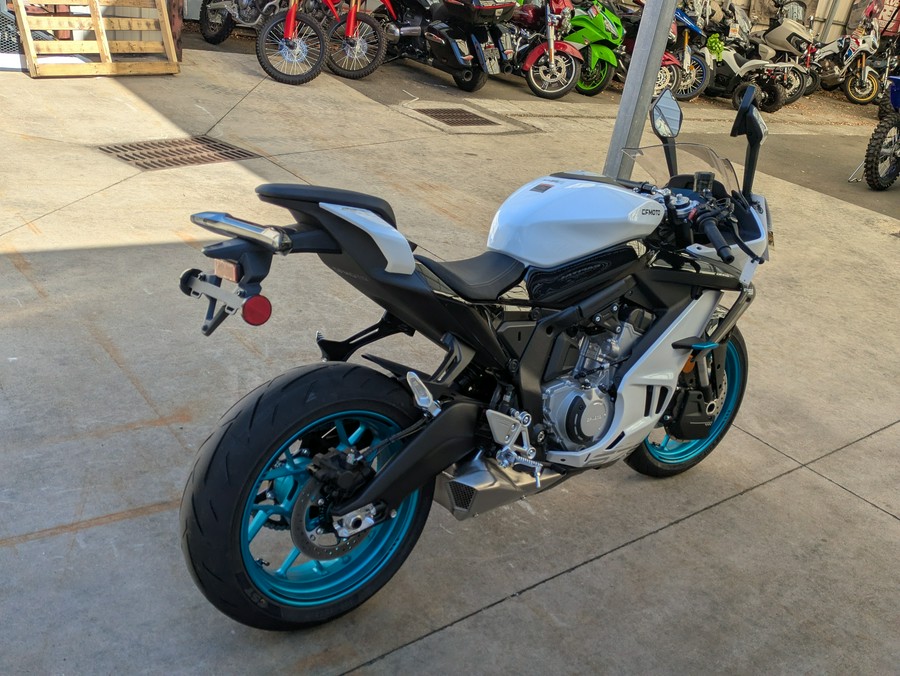 2025 CFMOTO 675SS