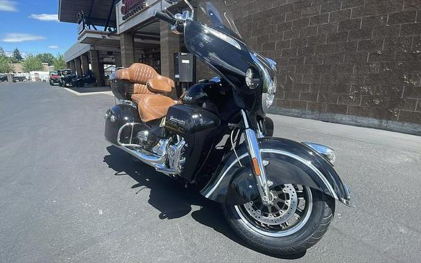 2016 Indian Motorcycle® Roadmaster® Thunder Black