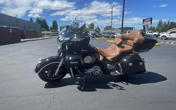 2016 Indian Motorcycle® Roadmaster® Thunder Black