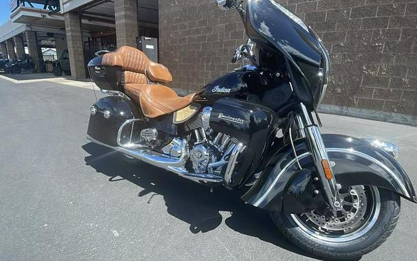 2016 Indian Motorcycle® Roadmaster® Thunder Black