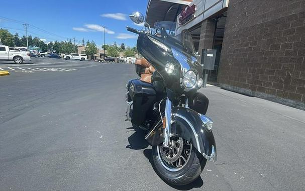 2016 Indian Motorcycle® Roadmaster® Thunder Black