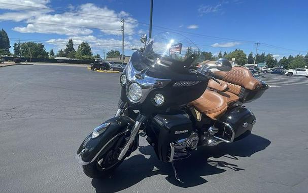 2016 Indian Motorcycle® Roadmaster® Thunder Black