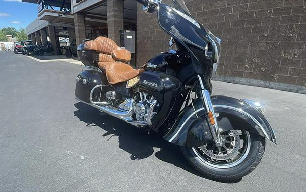 2016 Indian Motorcycle® Roadmaster® Thunder Black