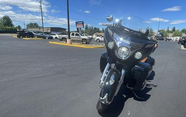 2016 Indian Motorcycle® Roadmaster® Thunder Black