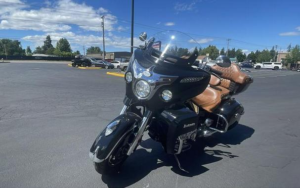 2016 Indian Motorcycle® Roadmaster® Thunder Black
