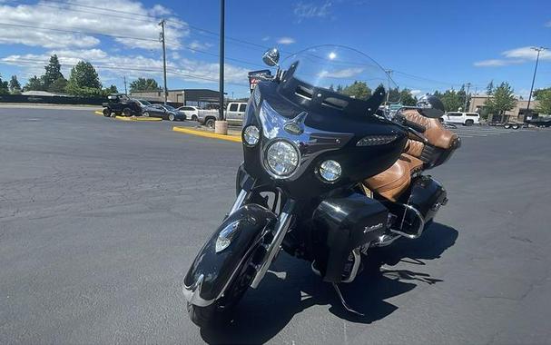 2016 Indian Motorcycle® Roadmaster® Thunder Black