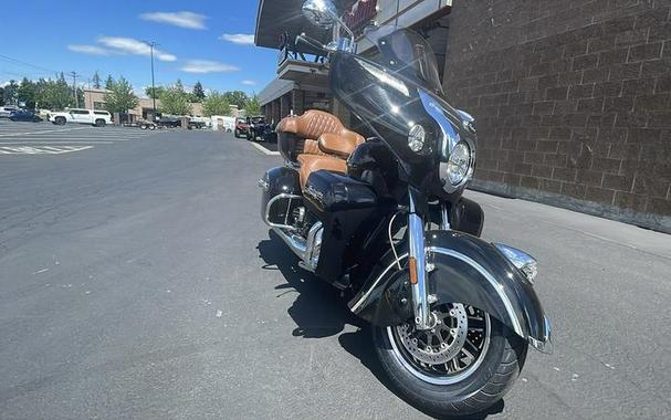 2016 Indian Motorcycle® Roadmaster® Thunder Black