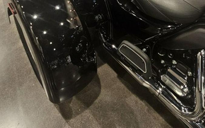 2019 Harley-Davidson Trike FLHTCUTG - Tri Glide Ultra