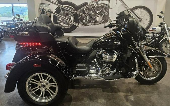 2019 Harley-Davidson Trike FLHTCUTG - Tri Glide Ultra