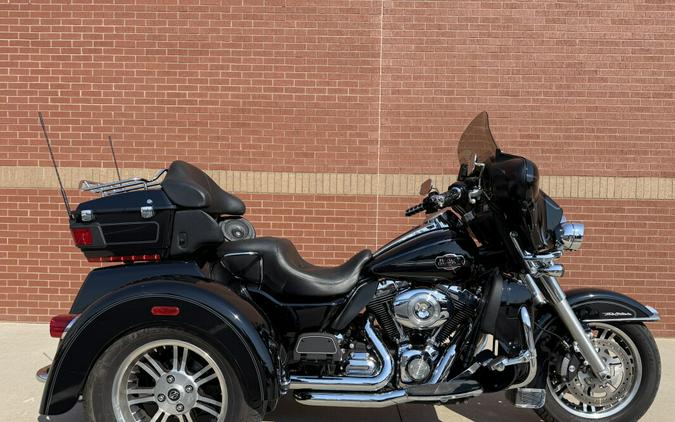 2013 Harley-Davidson® Tri Glide™ Ultra Classic® Vivid Black