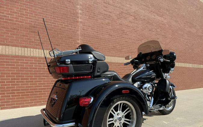 2013 Harley-Davidson® Tri Glide™ Ultra Classic® Vivid Black