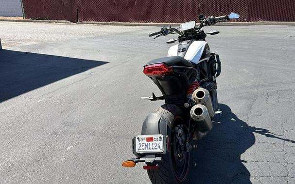 2022 Indian Motorcycle® FTR S White Smoke