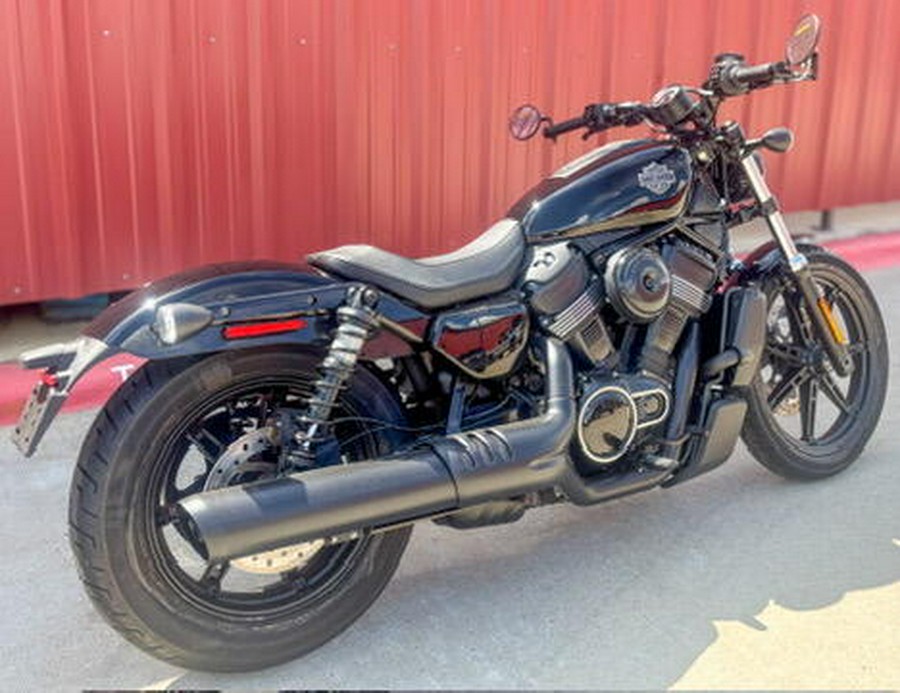 2026 Harley-Davidson® Nightster® RH975 Vivid Black Black Trim