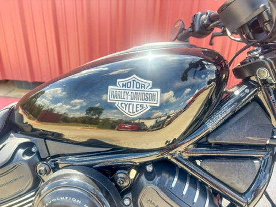 2026 Harley-Davidson® Nightster® RH975 Vivid Black Black Trim