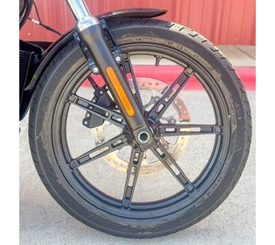 2026 Harley-Davidson® Nightster® RH975 Vivid Black Black Trim