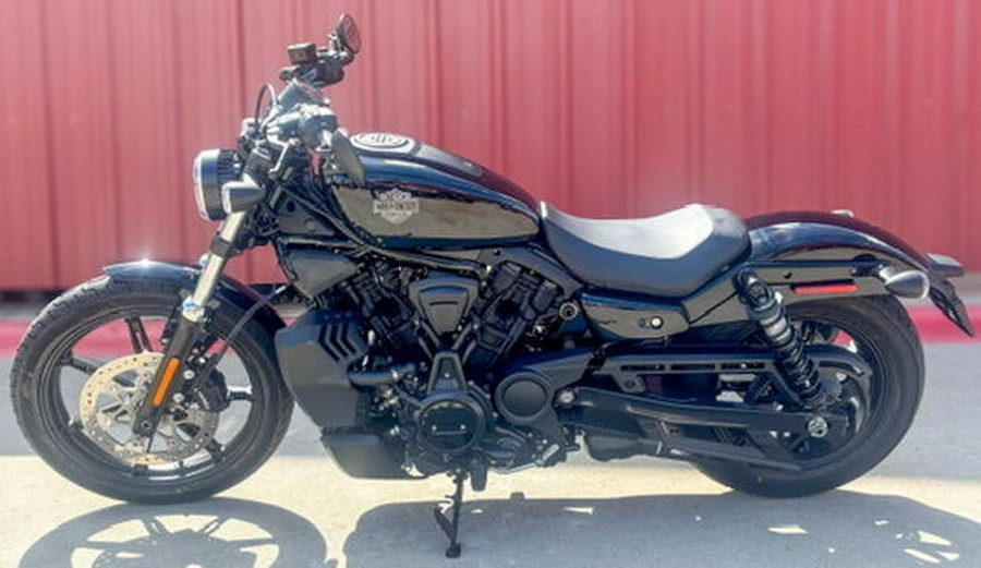 2026 Harley-Davidson® Nightster® RH975 Vivid Black Black Trim