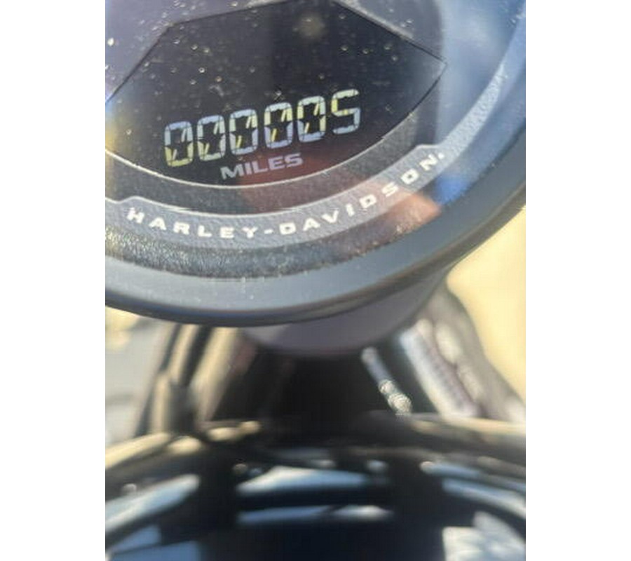 2026 Harley-Davidson® Nightster® RH975 Vivid Black Black Trim