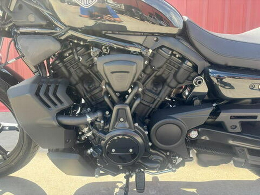 2026 Harley-Davidson® Nightster® RH975 Vivid Black Black Trim
