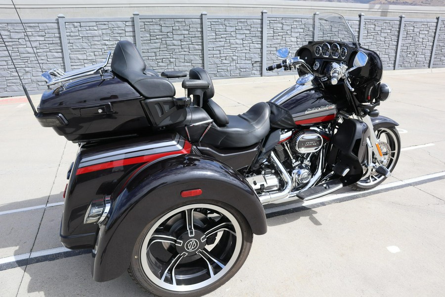2020 Harley-Davidson CVO Tri Glide FLHTCUTGSE